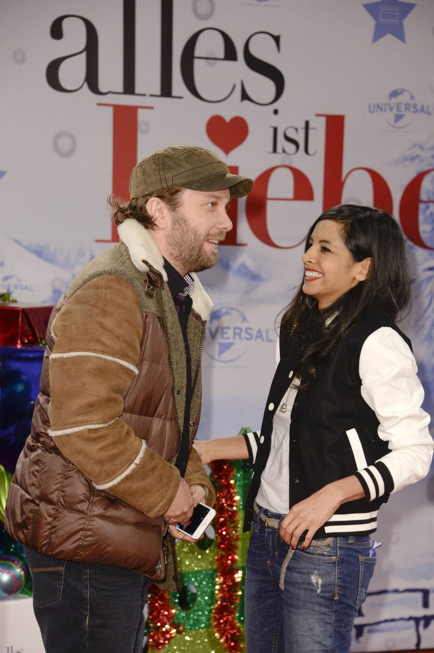 Lange galten die beiden als Traumpaar, zeigten sich regelmäßig bei Events gemeinsam auf dem roten Teppich, wie hier bei einer Filmpremiere 2014. Über ihre Liebe hat Collien Fernandes, die den Doppelnamen nun abgelegt hat, einmal gesagt, es sei ein bisschen wie in einem Rosamunde-Pilcher-Film gewesen. "Erst konnten sie sich nicht leiden und dann, Jahre später …", sagte sie in der WDR-Sendung "Kölner Treff"
