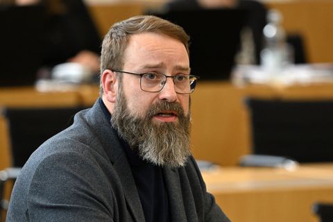 Die Linke in Thüringen verlangt von der CDU die Aufhebung ihres Unvereinbarkeitsbeschlusses, um Gespräche zu ermöglichen. (Archi