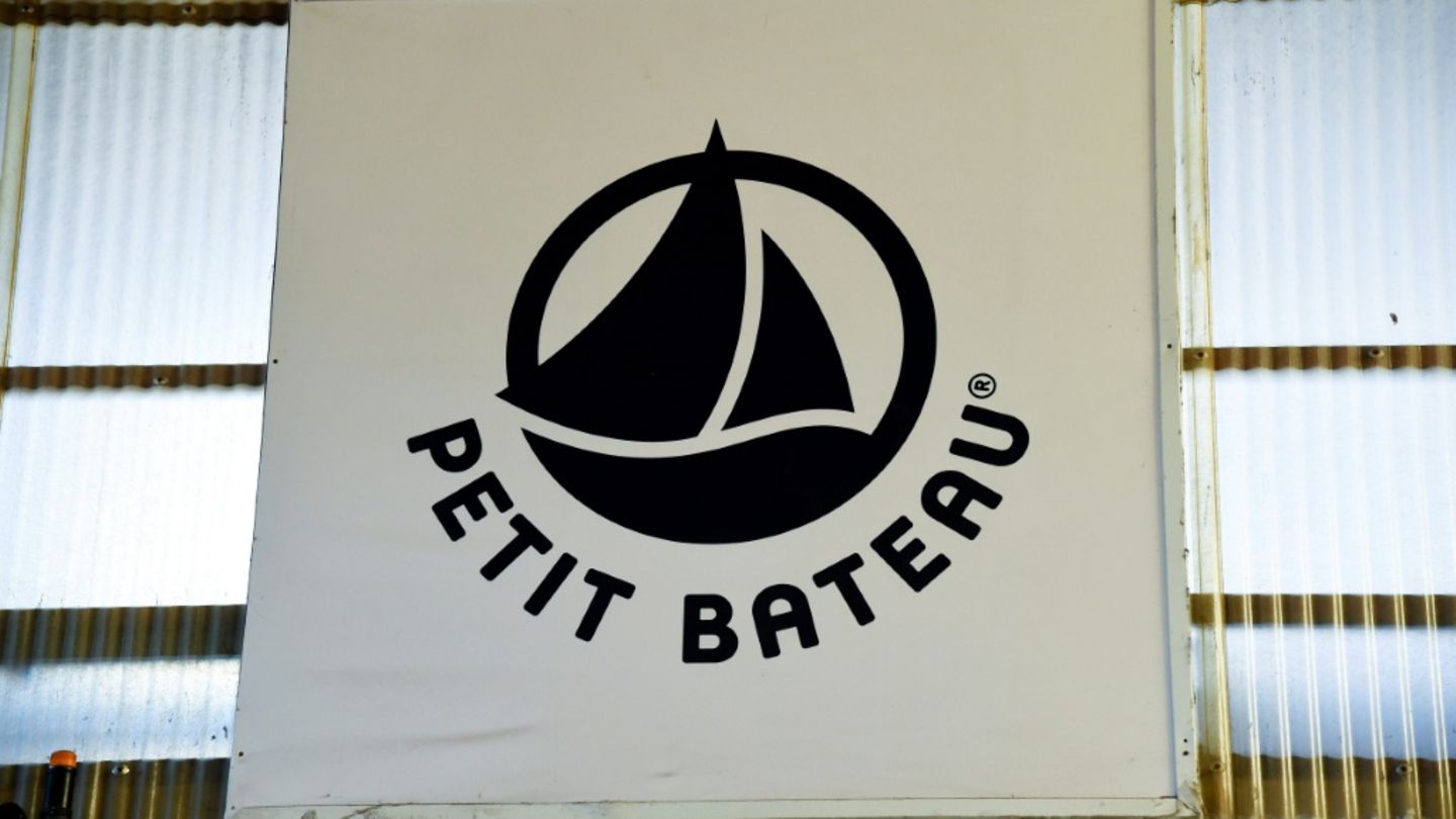 Logo von Petit Bateau in Troyes
