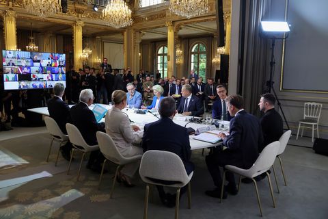 Kanzler Merz nahm per Video an dem Treffen in Paris teil. Foto: Ludovic Marin/Pool AFP/AP/dpa