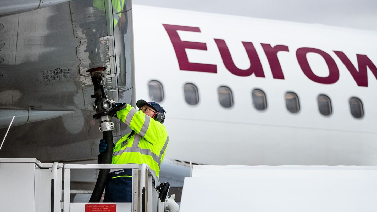 Am Düsseldorfer Flughafen soll ab 2028 eine neue Produktionsanlage nachhaltigen Flugkraftstoff aus CO2 herstellen, das zuvor der