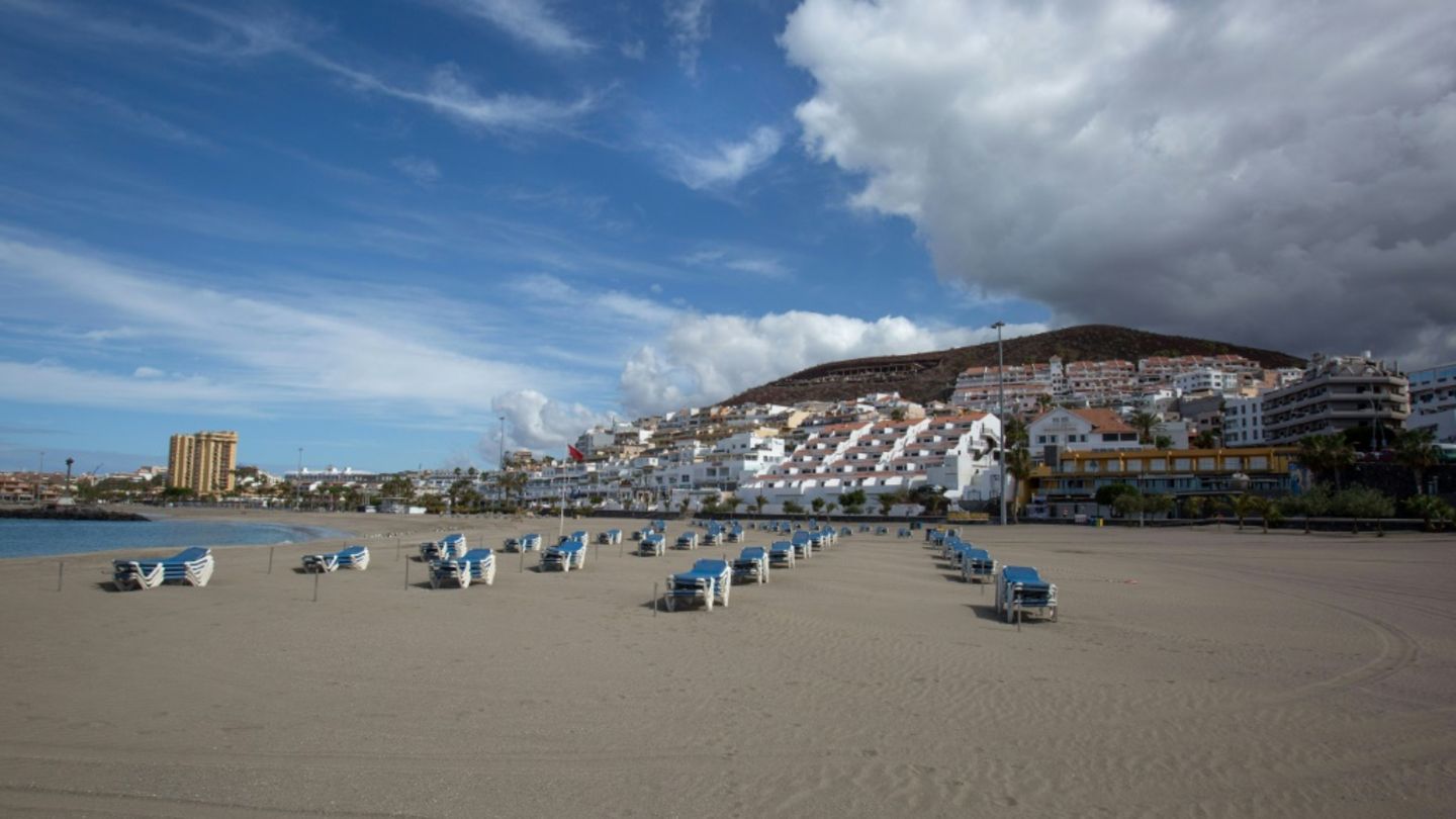 Leerer Strand auf Teneriffa