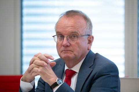 Brandenburgs Verkehrsminister Detlef Tabbert (BSW) unterstützt den Wunsch des Flugplatzes Neuhardenberg nach Nutzung auch größer