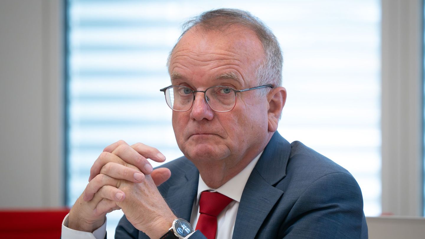 Brandenburgs Verkehrsminister Detlef Tabbert (BSW) unterstützt den Wunsch des Flugplatzes Neuhardenberg nach Nutzung auch größer