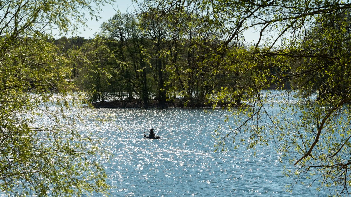 Der See liegt zur Hälfte in Brandenburg und zur Hälfte in Berlin (Archivbild). Foto: Soeren Stache/dpa-Zentralbild/ZB