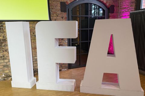 Die diesjährige Technikmesse IFA ist am Donnerstagabend feierlich in Berlin eröffnet worden. (Archivbild) Foto: Christoph Dernba