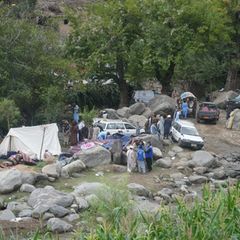 Blick auf ein provisorisches Notunterkunftslager nach dem Erdbeben in der afghanischen Provinz Kunar. Foto: Li Ang/XinHua/dpa