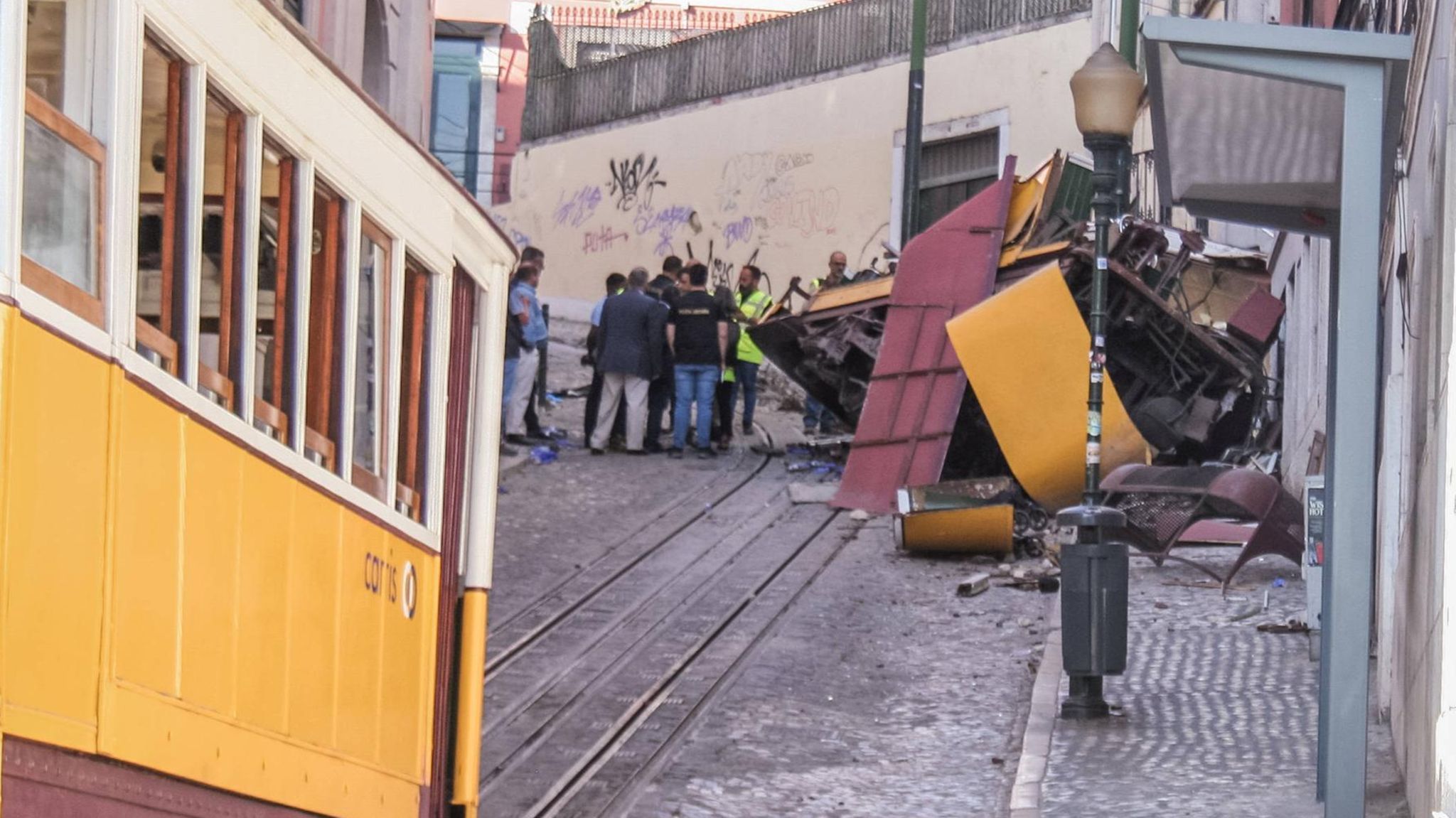 Bei der Entgleisung der historischen "Elevador da Gloria" sind 16 Menschen ums Leben gekommen