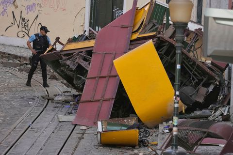 Bei dem Unglück in Lissabon kamen 16 Menschen ums Leben und 21 wurden verletzt. Foto: Armando Franca/AP/dpa