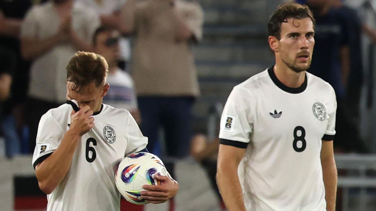 Müde Beine in der DFB-Elf: Joshua Kimmich (l.) und Leon Goretzka nach dem Gegentreffer zum 0:1
