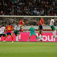Spanien gewinnt souverän das Auftaktspiel in Bulgarien. Foto: Tony Uzunov/AP/dpa