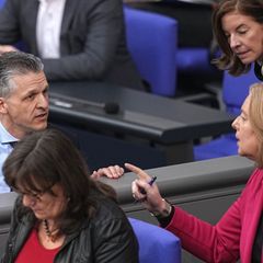 Wie schnell soll es gehen mit der Reform des Bürgergelds? Kanzleramtsminister Frei (CDU) meint, Arbeitsministerin Bas (SPD) soll