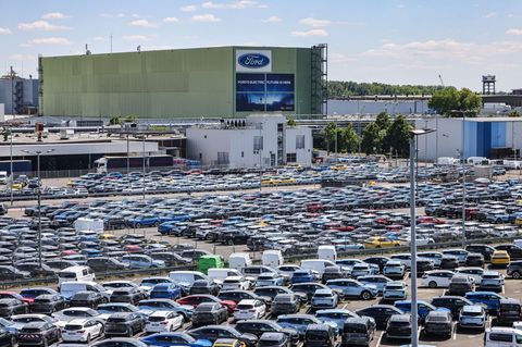 Das Angebot an Ford-Neuwagen auf dem Gelände des Kölner Werks ist groß, die Nachfrage aber hat noch Luft nach oben. Foto: Oliver