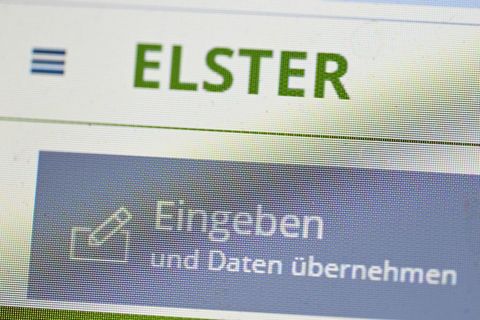 Eine automatische Steuererklärung per App? Bayern will, dass das Realität wird. (Archivbild) Foto: Bernd Weißbrod/dpa