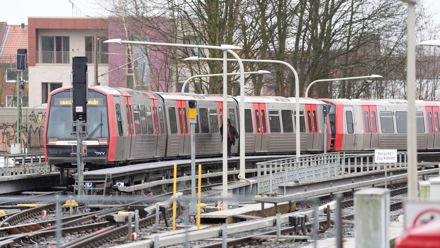 Zwischen Barmbek und Mundsburg fahren von Freitag bis Sonntag keine U-Bahnen. (Archivbild) Foto: Marcus Brandt/dpa