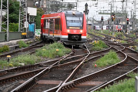 Der Mangel an Lokführern hat lange für spürbare Einschränkungen im Schienenverkehr gesorgt - jetzt soll vieles besser werden. (A