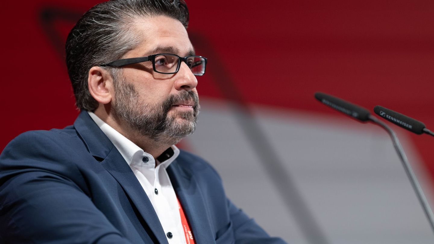 Bremens SPD-Fraktionschef Mustafa Güngör spricht sich für eine Machbarkeitsstudie für eine Seilbahn aus. (Archivbild) Foto: Izab