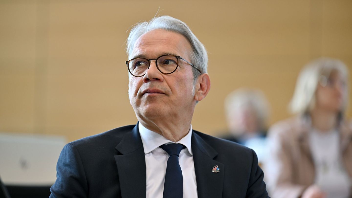 Innenminister Georg Maier (SPD): "Neutralität gegenüber Feinden der Demokratie gibt es nicht." Foto: Martin Schutt/dpa