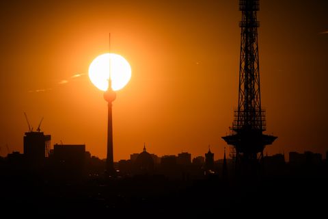 Am Sonntag steigen die Temperaturen auf bis zu 25 Grad. (Archivbild) Foto: Christoph Soeder/dpa