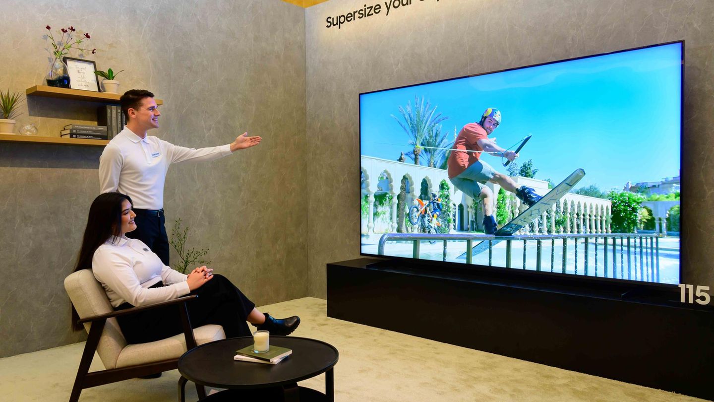 Samsung S95D OLED TV