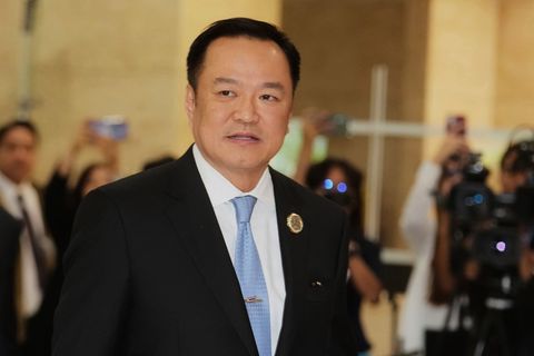 Anutin Charnvirakul ist ein erfolgreicher Bauunternehmer und prominenter Politiker. Foto: Sakchai Lalit/AP/dpa