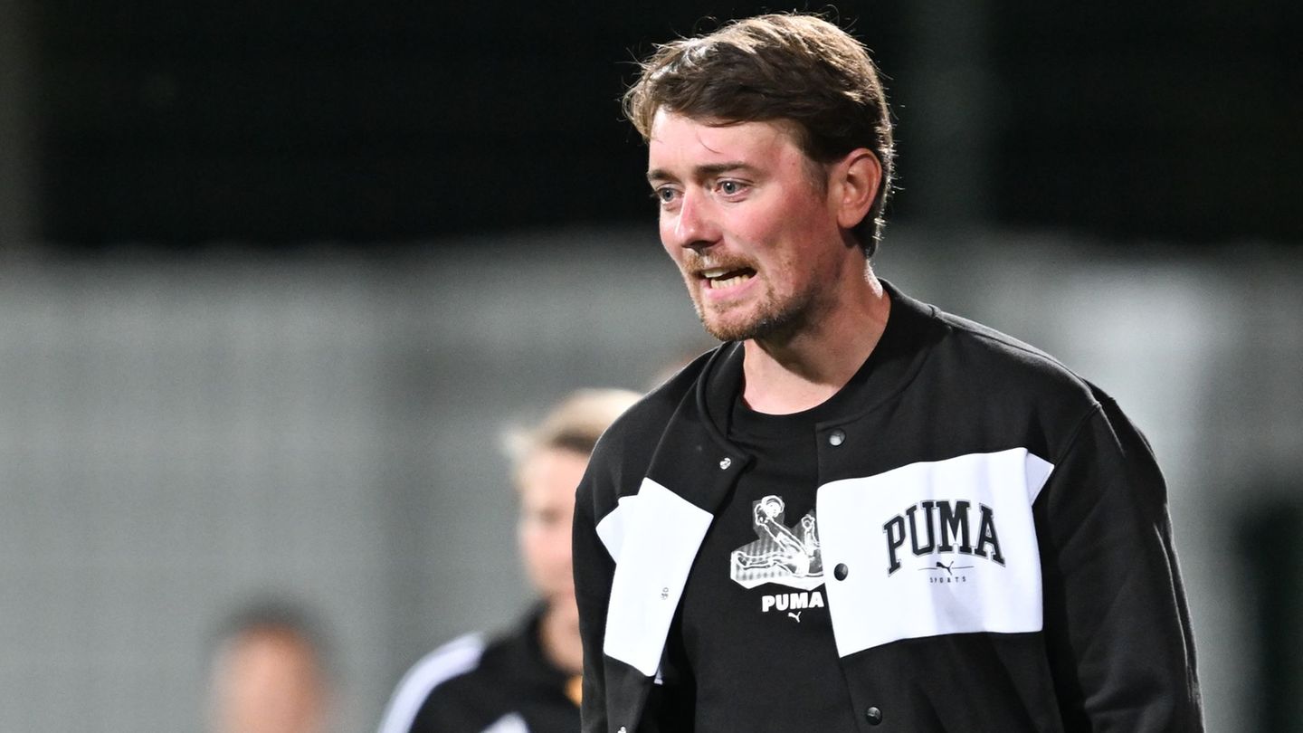 Leipzigs Trainer Jonas Stephan peilt in der neuen Saison ein Platz unter den ersten Sechs an. (Archivbild) Foto: Hendrik Schmidt