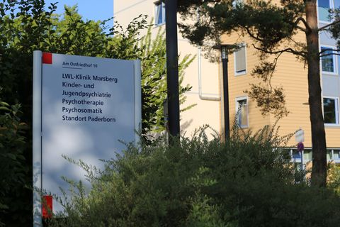 In der Klinik soll die 13-Jährige eine Betreuerin attackiert haben. (Archivbild) Foto: Christian Müller/dpa