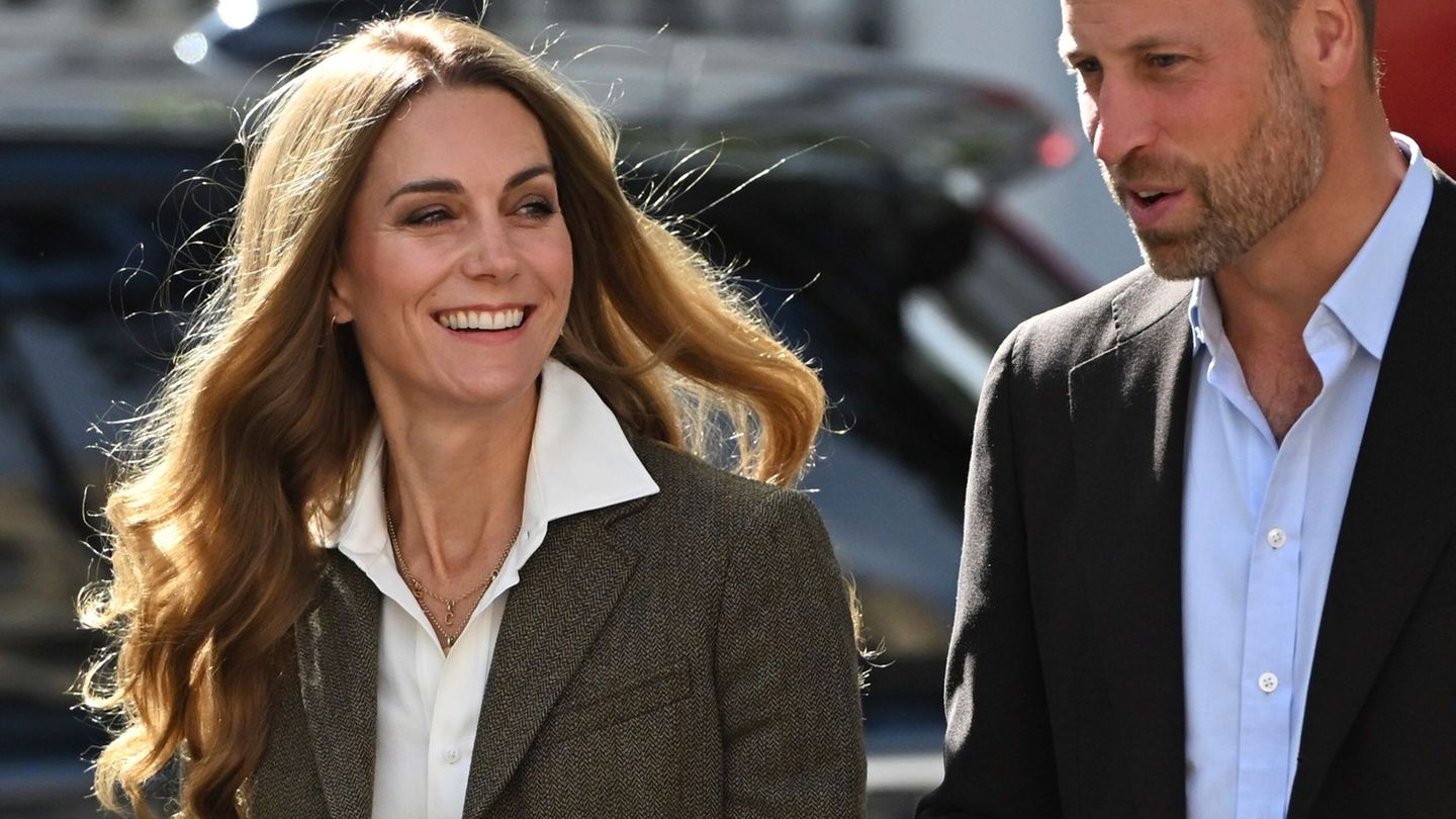 Kate zeigte sich erstmals in der Öffentlichkeit mit blonden Haaren. Foto: Eddie Mulholland/Pool Daily Telegraph/AP/dpa
