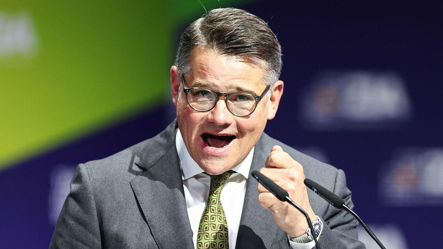 Hessens Regierungschef Boris Rhein (CDU) punktet laut einer Umfrage mit seinen Forderungen nach konsequenter Abschiebung von Str