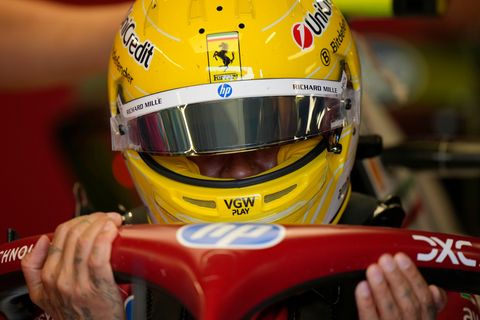 Hamilton hofft auf ein besseres Wochenende als in Zandvoort. Foto: Luca Bruno/AP/dpa