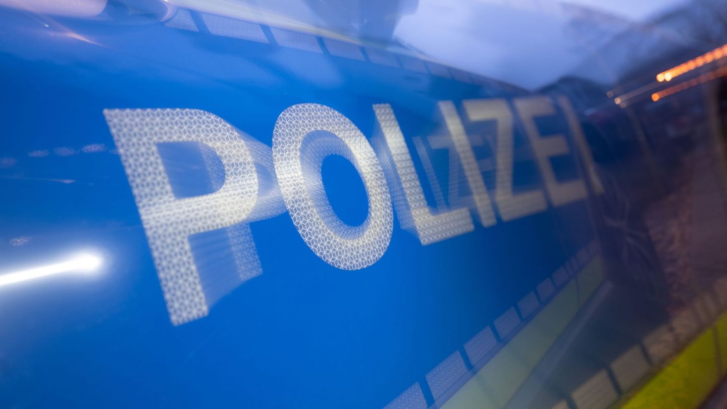 Die Polizei leitete ein Verfahren wegen des Verdachts der Bedrohung und des Hausfriedensbruchs ein. (Symbolbild) Foto: Marijan M