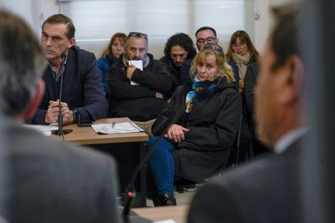 Patricia Kadgien (rechts) vor Gericht