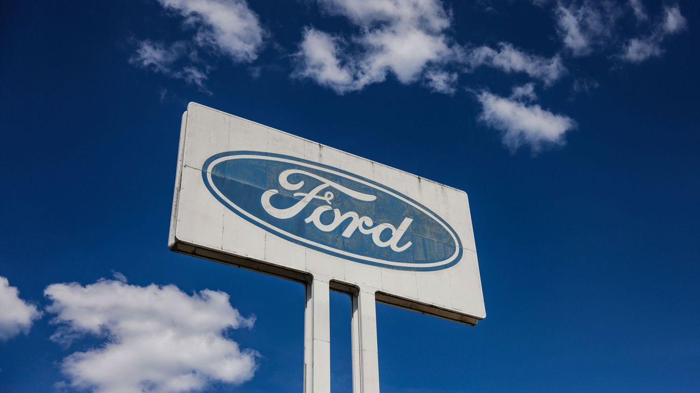 Blauer Himmel bei Sonnenschein - hat Ford nun eine bessere Zukunft? Foto: Oliver Berg/dpa