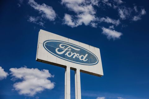 Blauer Himmel bei Sonnenschein - hat Ford nun eine bessere Zukunft? Foto: Oliver Berg/dpa