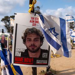 Hamas-Geisel Alon Ohel, hier auf einem Plakat zu sehen
