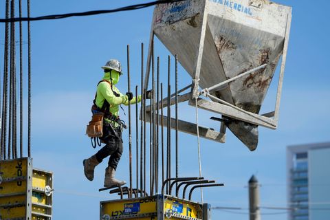 Die US-Arbeitslosenquote legte im Monatsvergleich um 0,1 Prozentpunkte auf 4,3 Prozent zu. (Symbolbild) Foto: Lynne Sladky/AP/dp