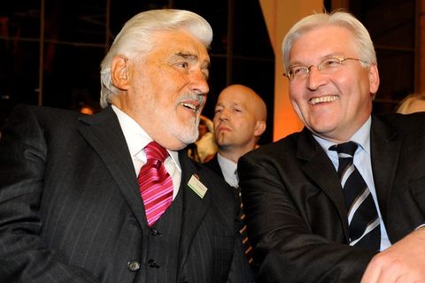 Mario Adorf (links) und Frank-Walter Steinmeier bei einem Event im Jahr 2008.
