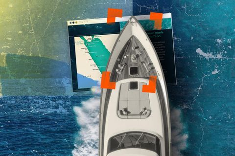 Ein Schiff von oben in einer Montage