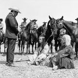 1963 machte sich Mario Adorf bei Millionen Deutschen unbeliebt: In der Karl-May-Verfilmung "Winnetou" spielte er den Ganoven Santer (l.), der Winnetous Schwester Nscho-Tschi erschoss