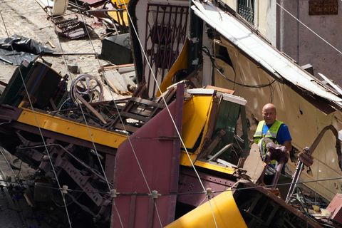 Bei dem schwersten Unglück dieser Art mit Standseilbahnen in Lissabon sind 16 Menschen ums Leben gekommen und 21 zum Teil schwer