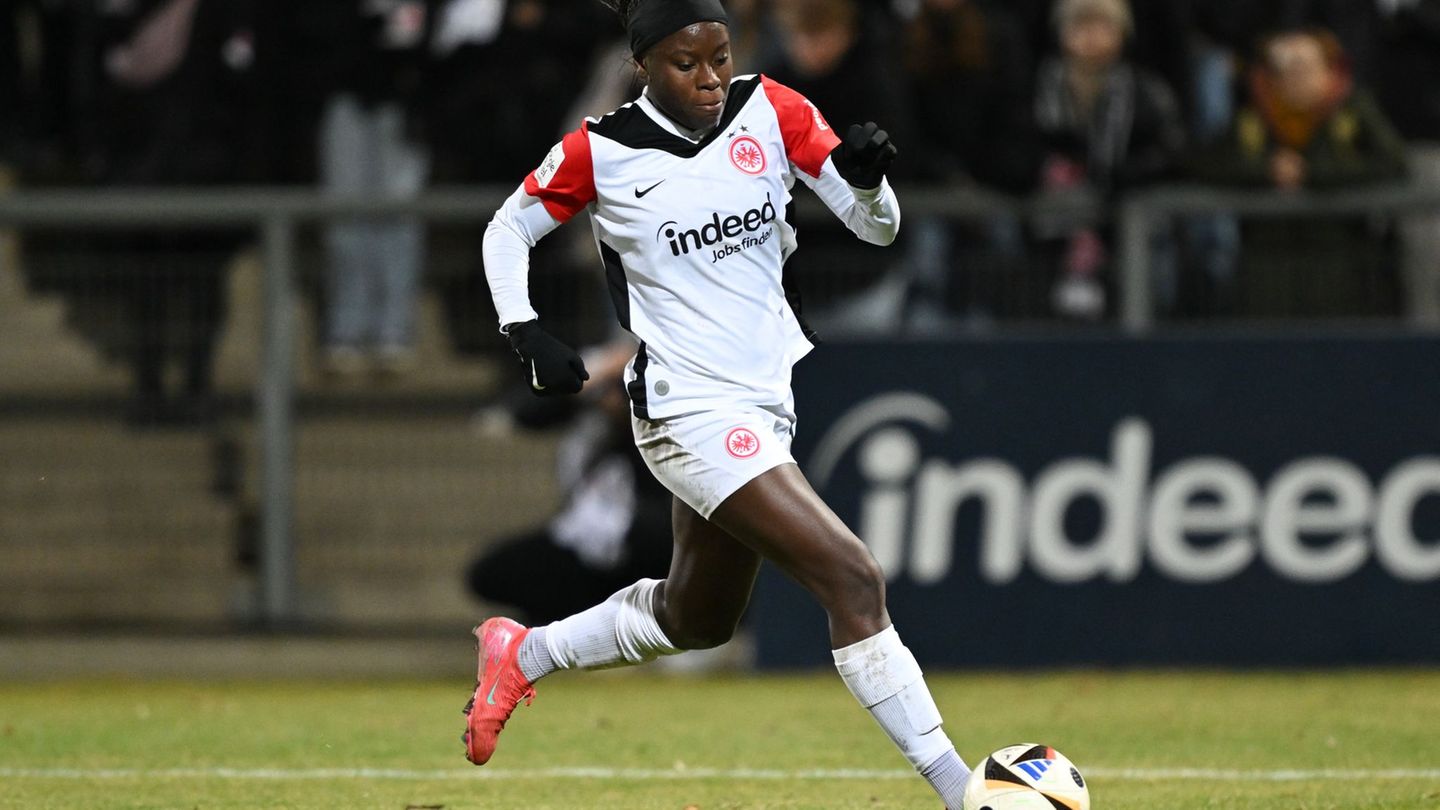 Erste Torschützin der neuen Bundesliga-Saison: Nicole Anyomi von Eintracht Frankfurt. Foto: Arne Dedert/dpa