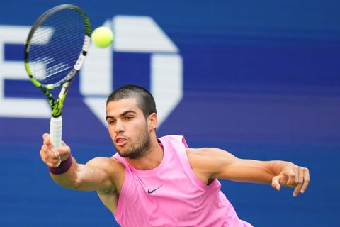 Carlos Alcaraz spielt am Sonntag um den US-Open-Titel. Foto: Kirsty Wigglesworth/AP/dpa