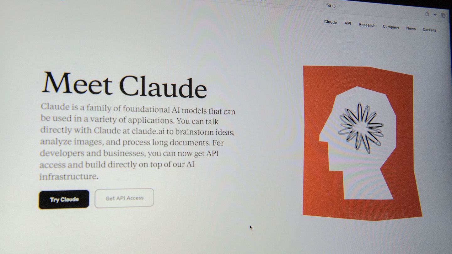 Anthropics Chatbot Claude ist ein Konkurrent von ChatGPT. (Archivbild) Foto: Andrej Sokolow/dpa