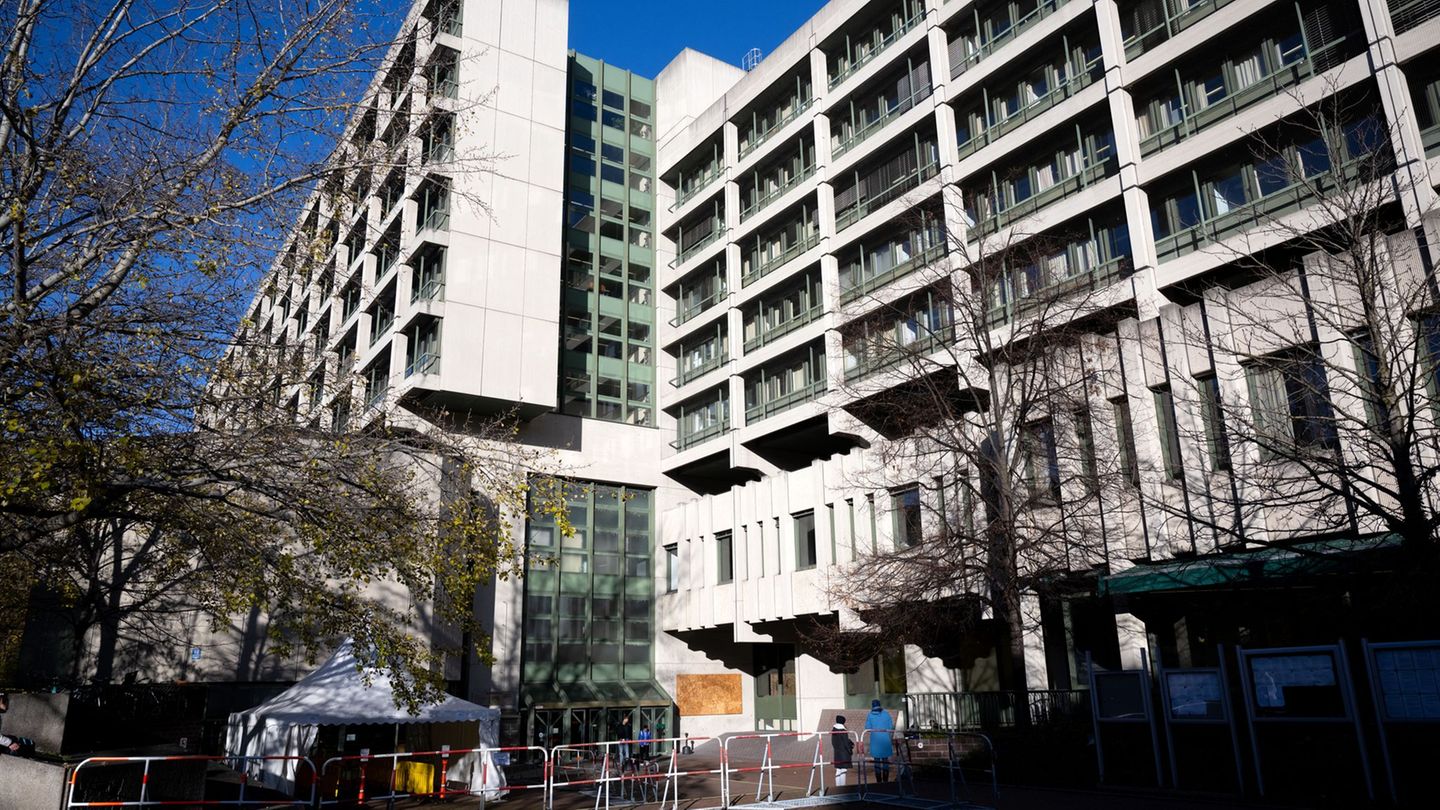 Die Gerichte im Strafjustizzentrum sollen bald in einen Neubau umziehen. (Archivbild) Foto: Sven Hoppe/dpa
