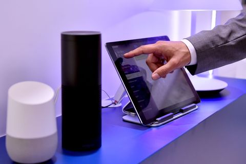 Daten, die etwa Geräte für das "smart Home" sammeln, sollen Nutzerinnen und Nutzern ab Freitag leichter zugänglich gemacht werde