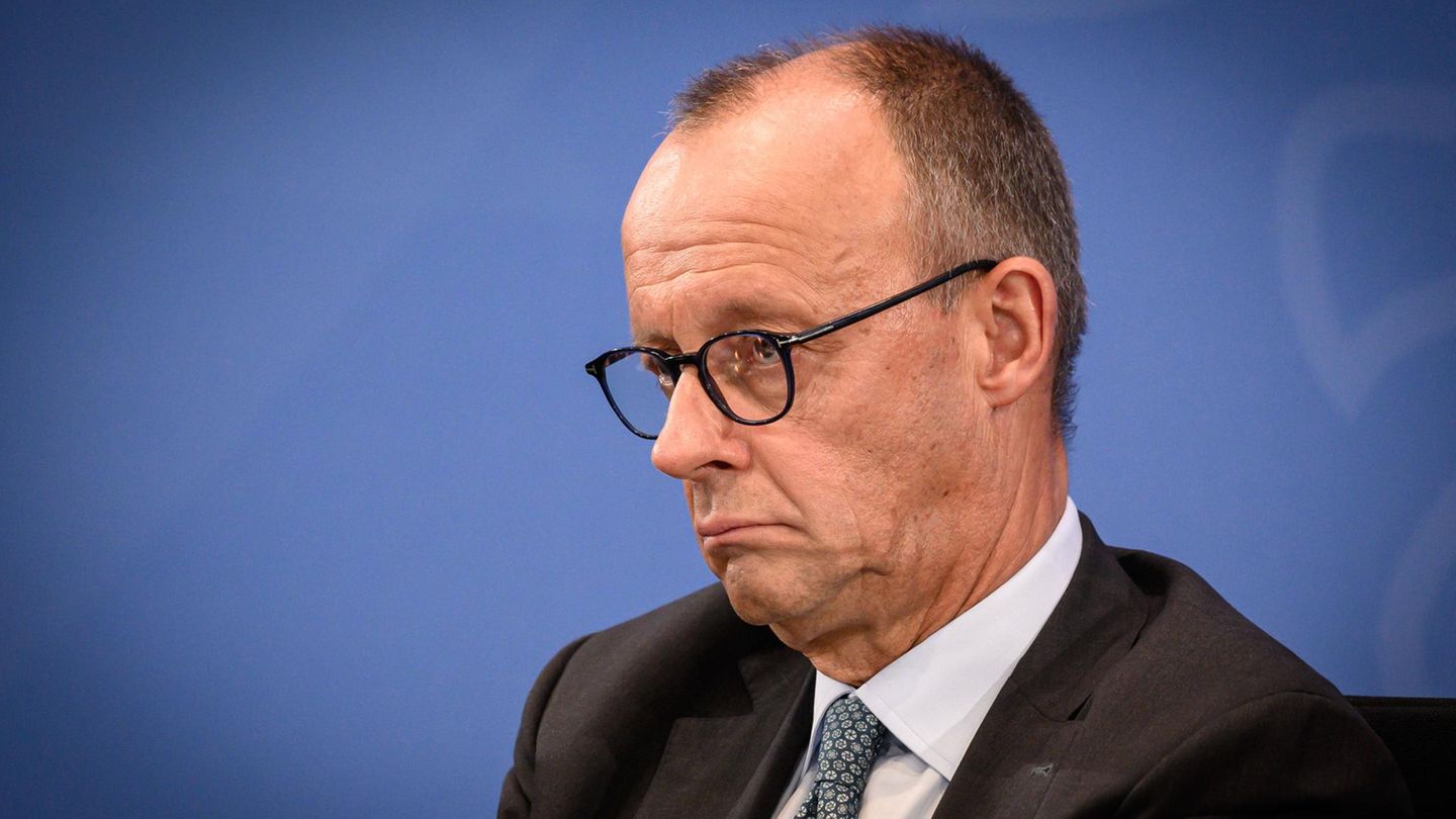 Federal Government Federal Commissioner Saving only a little money
