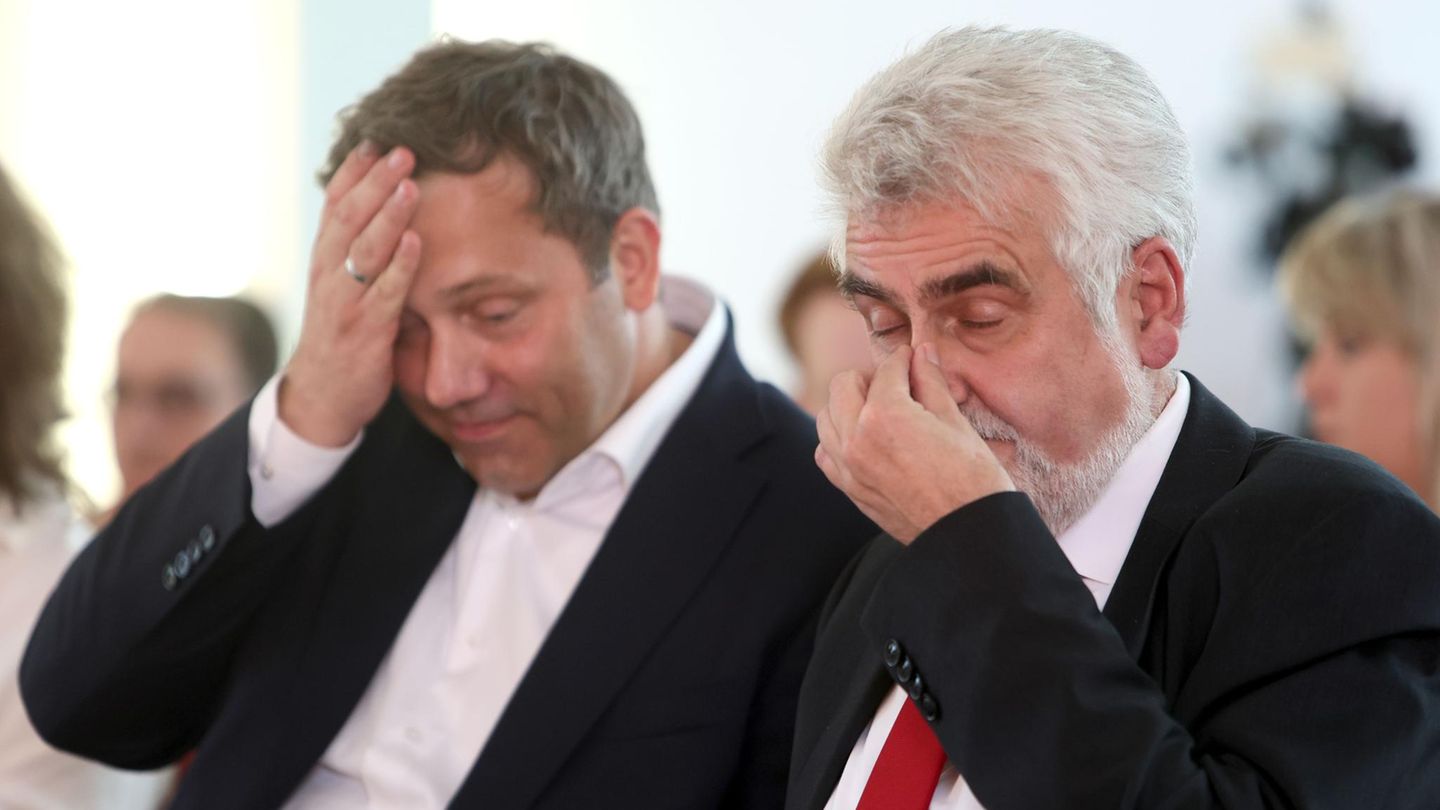 AfD-Hochburg Sachsen-Anhalt: Heiß hier: SPD-Chef Lars Klingbeil mit Spitzenkandidat Atmin Willingmann Ganz schön heiß hier: SPD-Chef Lars Klingbeil mit dem SPD-Spitzenkandidaten Armin Willingmann