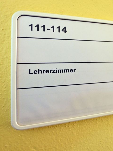 Lehrerzimmer in einer Schule: Disziplinarverfahren gegen Lehrerin