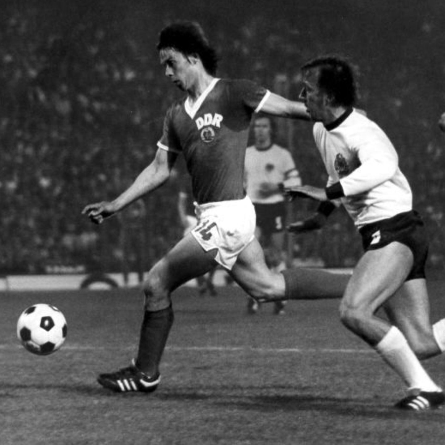 Die DDR-Fußballmannschaft gewinnt 1974 gegen die DDR