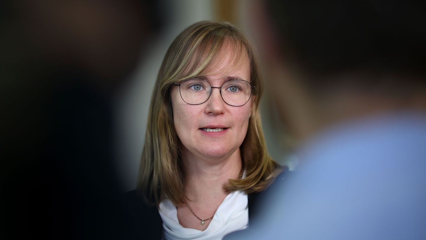 Mehrere Gremien der Linken schlagen Eva von Angern als Spitzenkandidatin für die Landtagswahl 2026 in Sachsen-Anhalt vor. (Archi